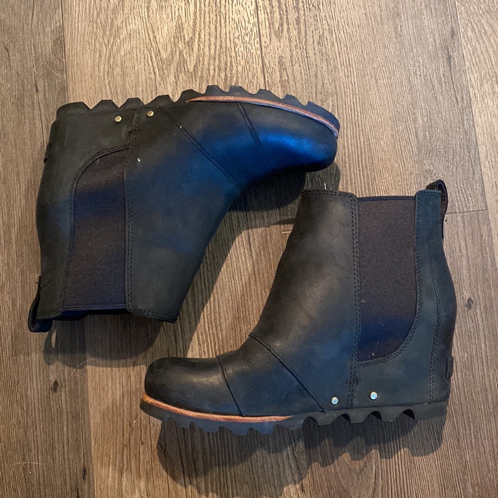SOREL Joan of Arctic Wedge II Chelsea Bootie